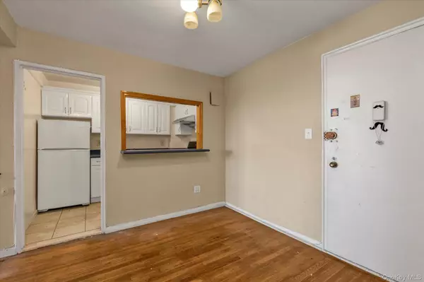 Flushing, NY 11355,134-54 Maple AVE #6M