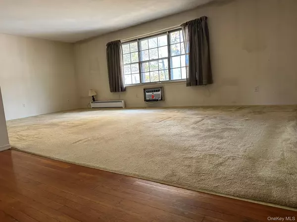 Wappingers Falls, NY 12590,5 Wildwood DR #16D