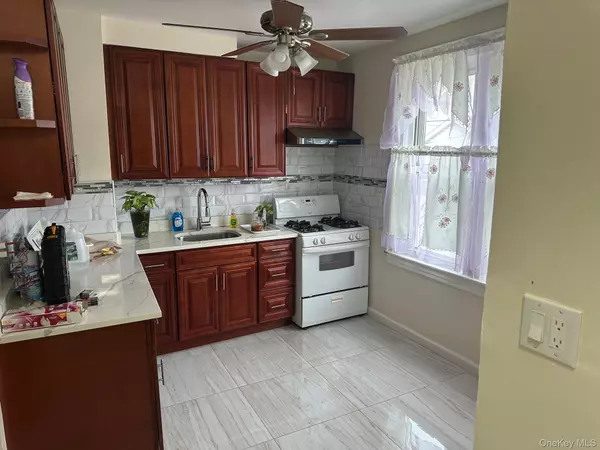 Richmond Hill S., NY 11419,10453 114th ST