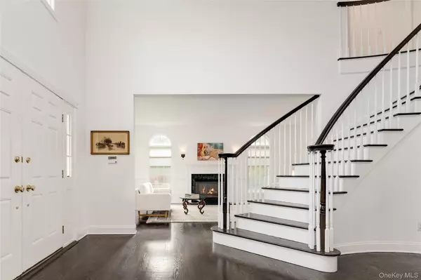 White Plains, NY 10605,23 Inverness CT