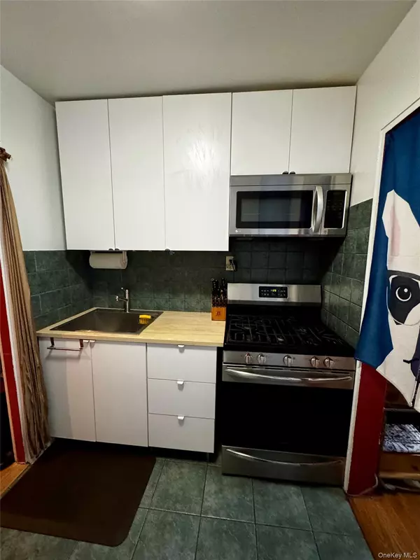 Forest Hills, NY 11375,65-45 Yellowstone BLVD #2A