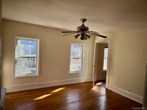 Oyster Bay, NY 11771,53 Bayside AVE