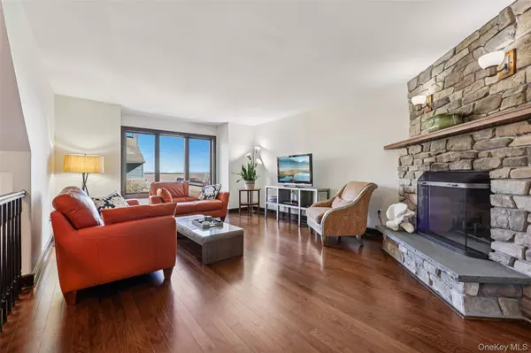 Nyack, NY 10960,41 Village Gate WAY