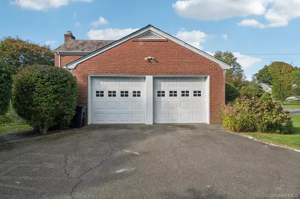 East Williston, NY 11596,58 Meritoria DR