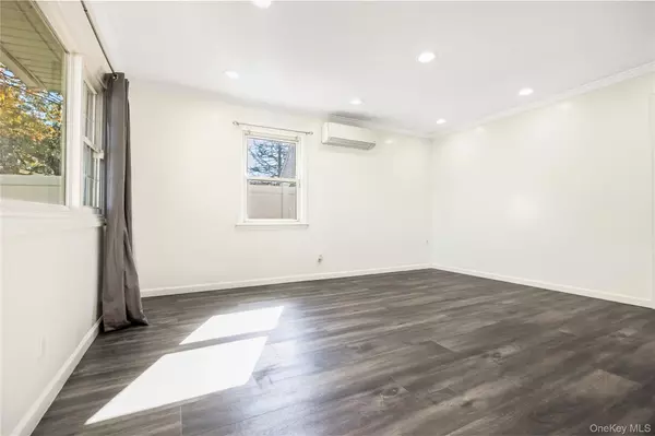North Babylon, NY 11703,104 Carlls PATH #104