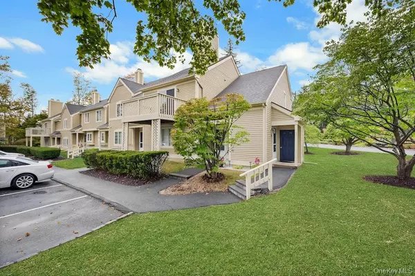 Carmel, NY 10512,2102 Martingale DR