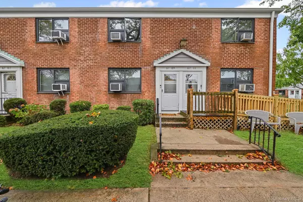 67-09 218th ST #Duplex, Oakland Gardens, NY 11364