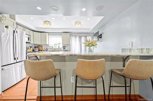 Staten Island, NY 10304,59 Deirdre CT