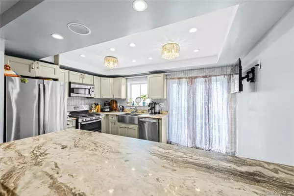 Staten Island, NY 10304,59 Deirdre CT