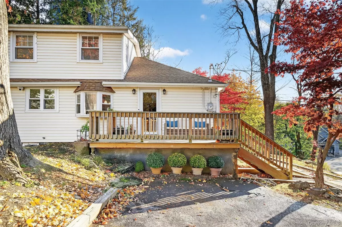 Mahopac, NY 10541,3 Crosshill RD