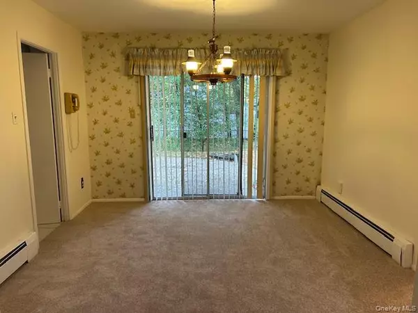 Coram, NY 11727,11 Westmoylan LN