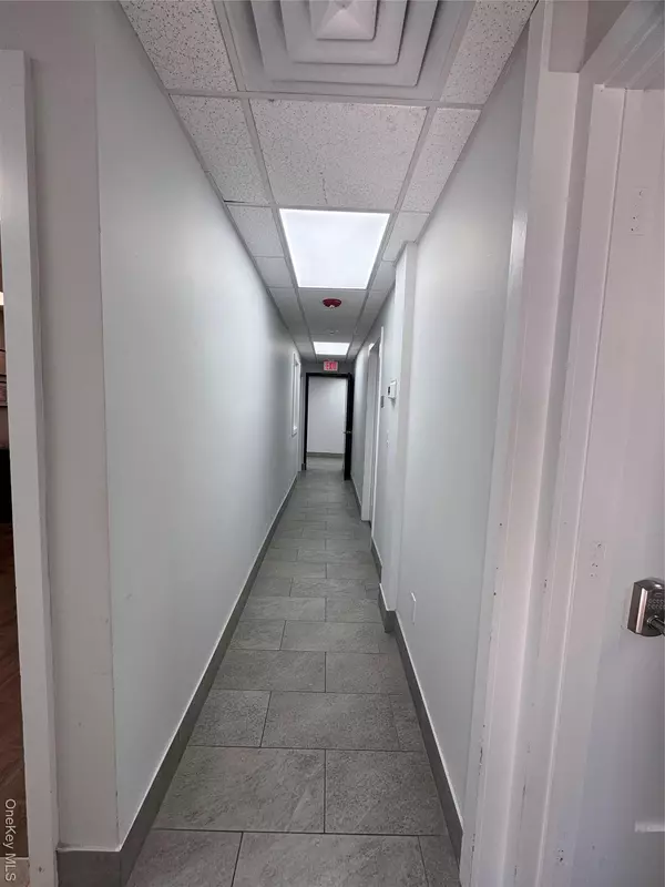 Hicksville, NY 11801,501 S Broadway