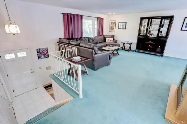 Airmont, NY 10901,9 S Amundsen LN