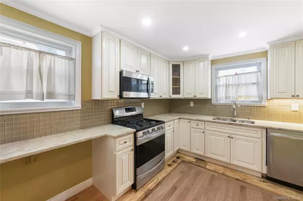 Queens Village, NY 11429,208-17 100th AVE