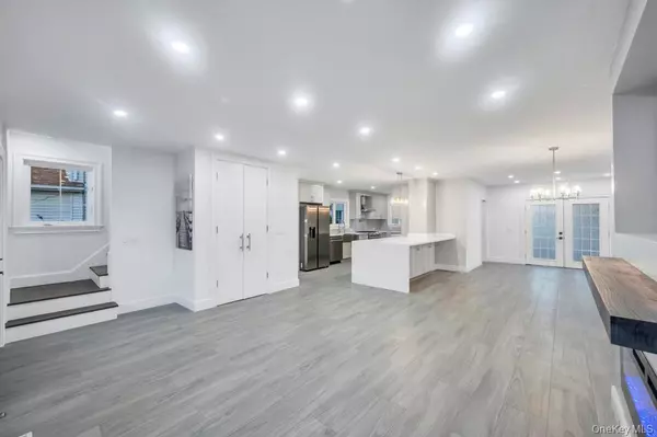 Valley Stream, NY 11580,99 N Corona AVE