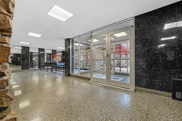 Howard Beach, NY 11414,151-25 88th ST #4F