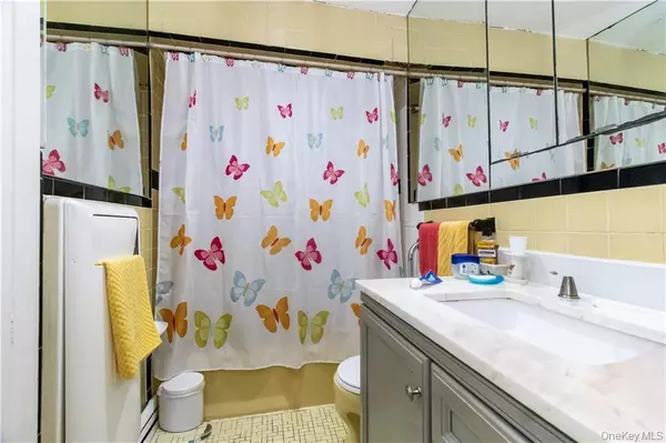 Brooklyn, NY 11236,923 E 85th ST