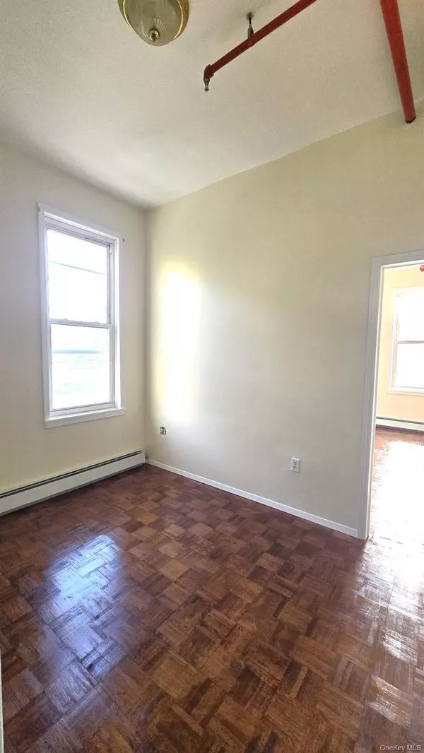 Ridgewood, NY 11385,883 Cypress AVE