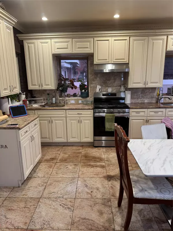 Kew Gardens, NY 11367,14163 73rd TER