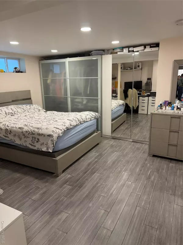 Kew Gardens, NY 11367,14163 73rd TER