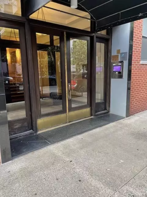 New York (manhattan), NY 10028,330 E 83 ST #2J