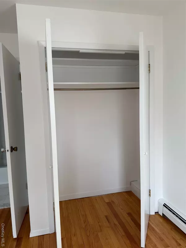 Port Washington, NY 11050,16 Firwood RD #A