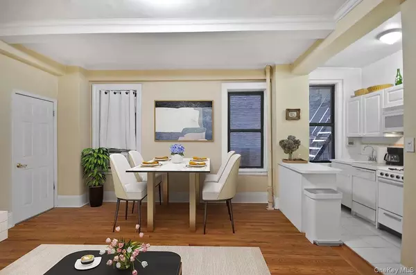 New York (manhattan), NY 10023,17 W 64th ST #1D