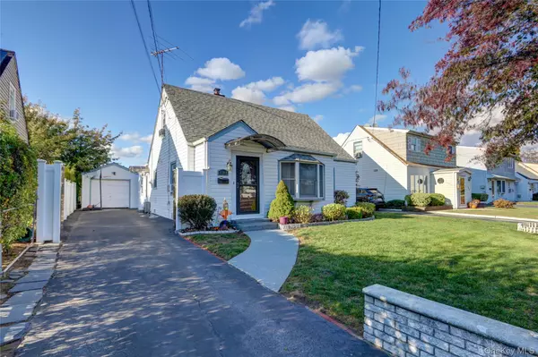 Valley Stream, NY 11581,131 Peninsula BLVD