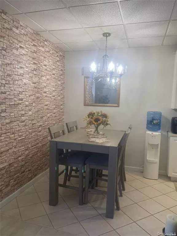 Floral Park, NY 11005,269-10 Grand Central Pkwy #A19-20