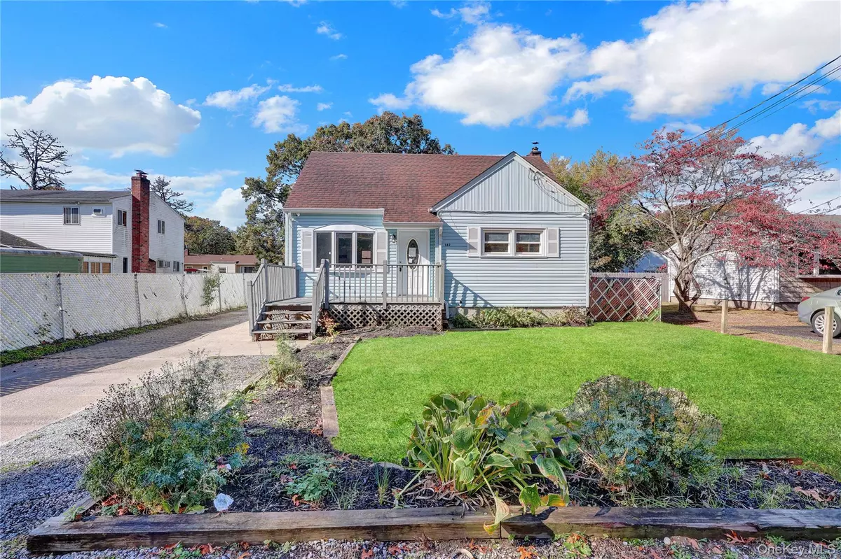 Shirley, NY 11967,182 Lexington RD