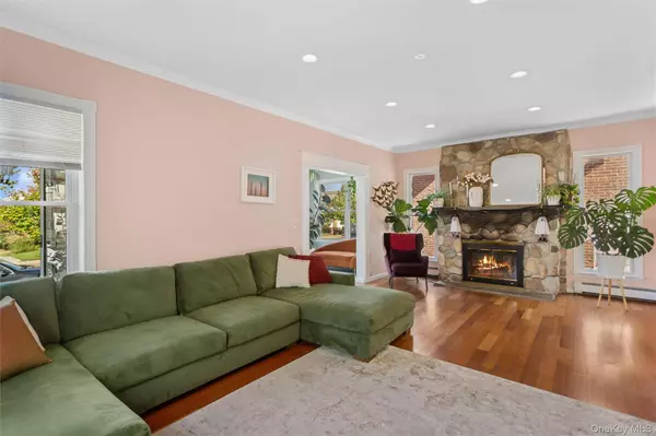Long Beach, NY 11561,436 W Walnut ST