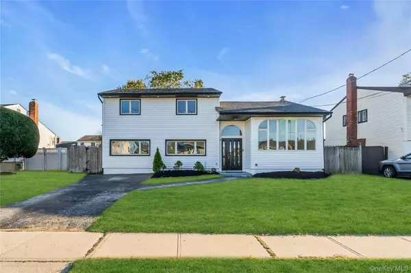 248 N Iowa AVE, Massapequa, NY 11758