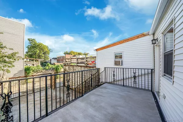 Ozone Park, NY 11416,7518 95th AVE