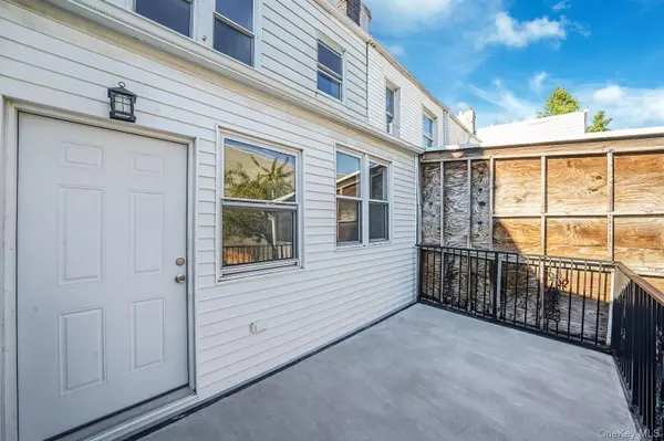 Ozone Park, NY 11416,7518 95th AVE