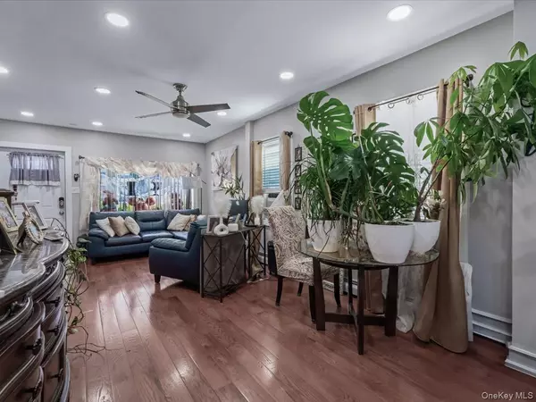 Jamaica, NY 11436,12316 145th ST