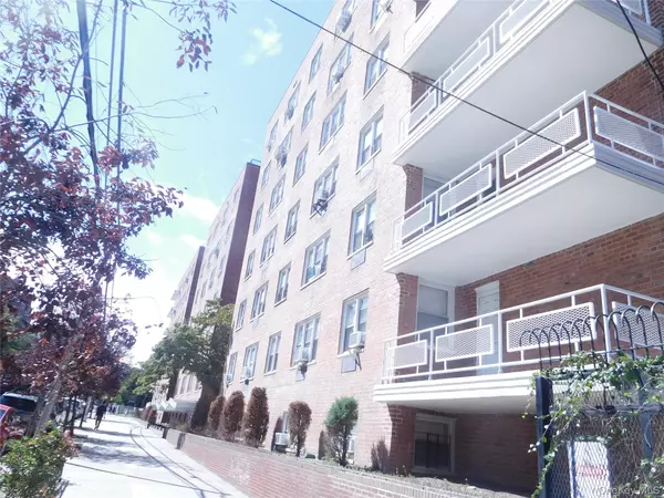 34-20 Parsons Blvd #2A, Flushing, NY 11354