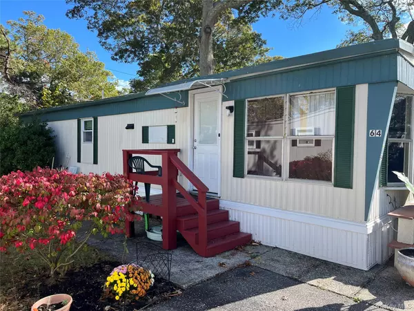 Riverhead, NY 11901,37-64 HUBBARD AVE