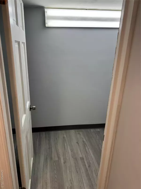 Copiague, NY 11726,1285 Montauk #104A