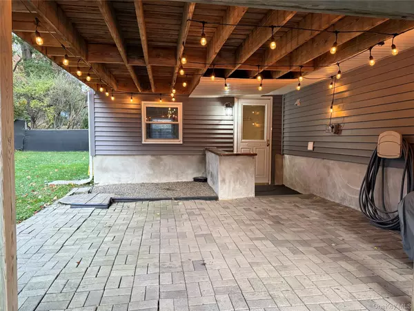 77 Elk RD, Hopewell Junction, NY 12533