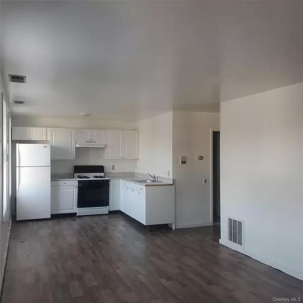 8 Main ST, Chester, NY 10918