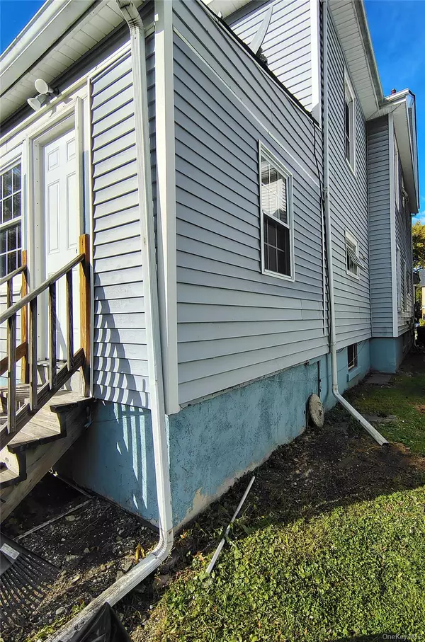 Poughkeepsie, NY 12601,324-326 Church ST