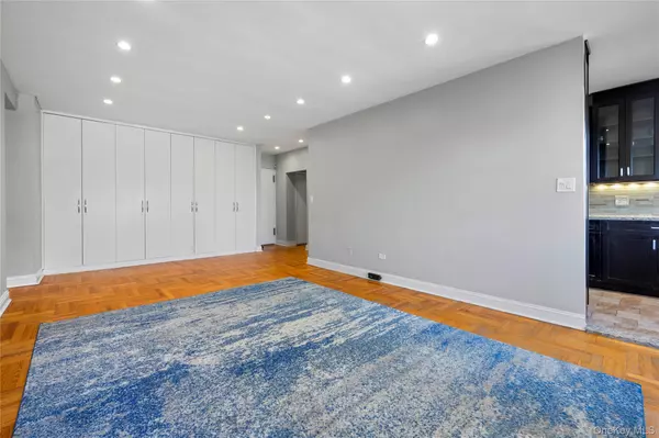 Bronx, NY 10463,3750 Hudson Manor TER #5CW