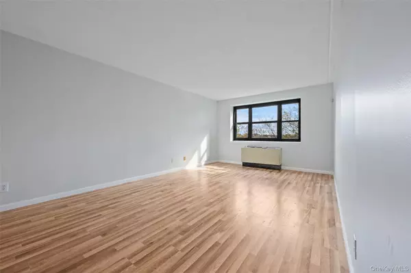 Bronxville, NY 10708,1376 Midland AVE #602