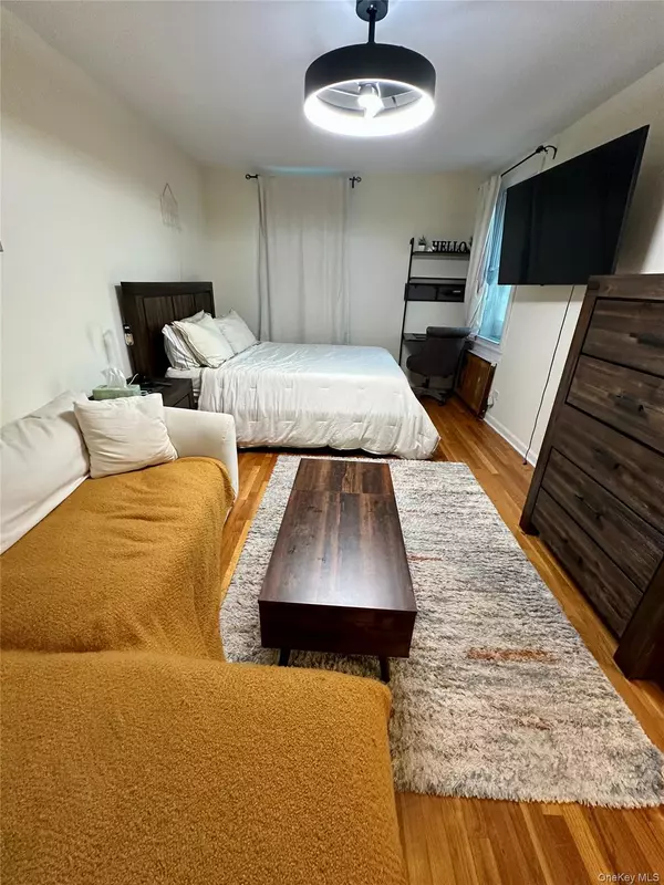 Yonkers, NY 10704,125 Bronx River Road #7K