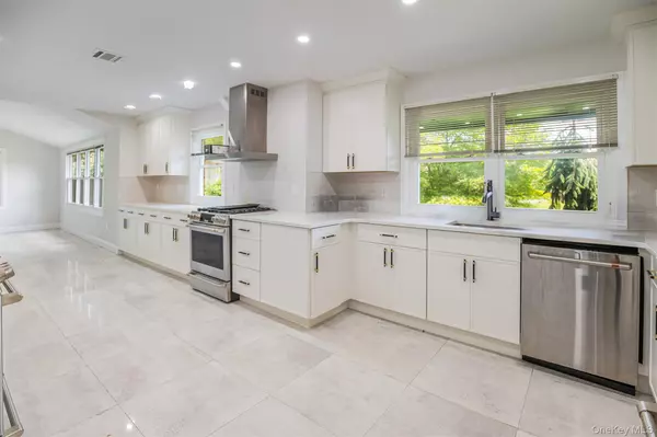 Spring Valley, NY 10977,7 Charlotte DR