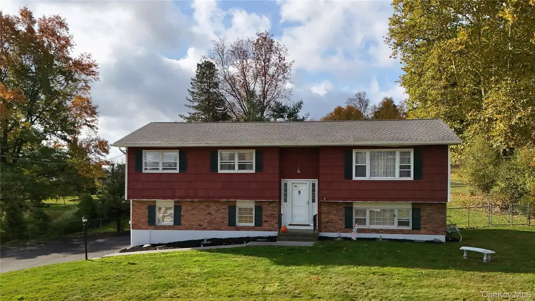 16 Mari RD, Chester, NY 10918