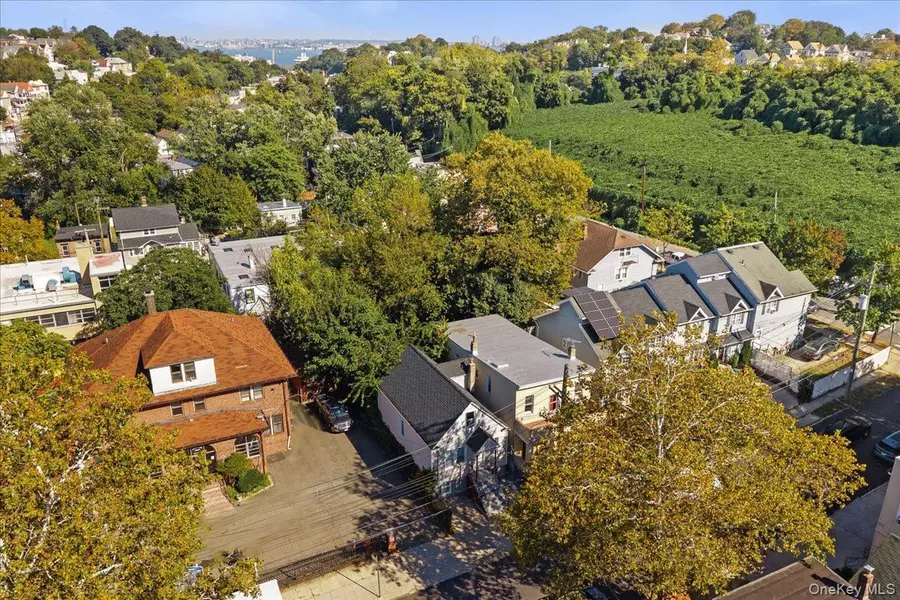 19 Webster AVE, Staten Island, NY 10301