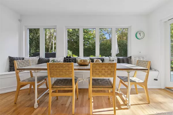 Westhampton Beach, NY 11978,4 Morris CT