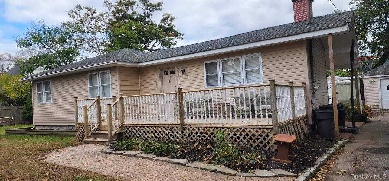 8 Astoria RD, Mastic Beach, NY 11951