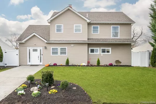 Westbury, NY 11590,98 Hardy LN